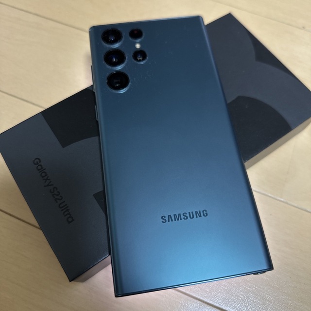 Galaxy(ギャラクシー)のGalaxy S22 Ultra SM-S9080 256GB 香港版 スマホ/家電/カメラのスマートフォン/携帯電話(スマートフォン本体)の商品写真