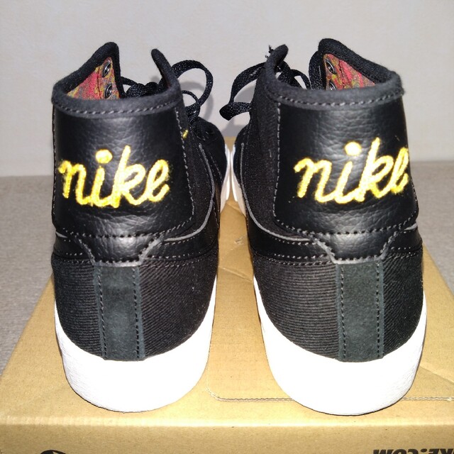 Nike SB Blazer Court Mid Premium "Black" 2