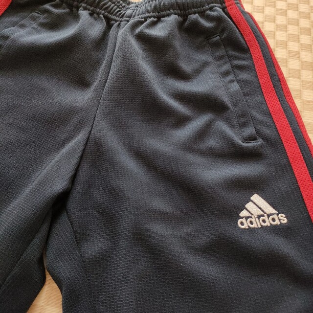 adidas(アディダス)の(130) adidas アディダス 紺 ジャージ キッズ/ベビー/マタニティのキッズ服男の子用(90cm~)(パンツ/スパッツ)の商品写真