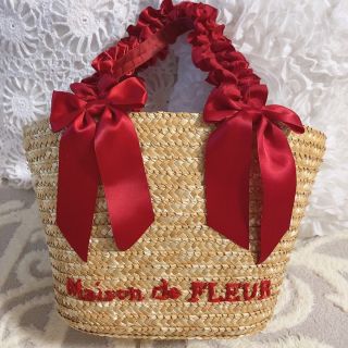 メゾンドフルール(Maison de FLEUR)の【最終値下げ！】Maison de FLEUR リボンカゴバッグ　赤(かごバッグ/ストローバッグ)