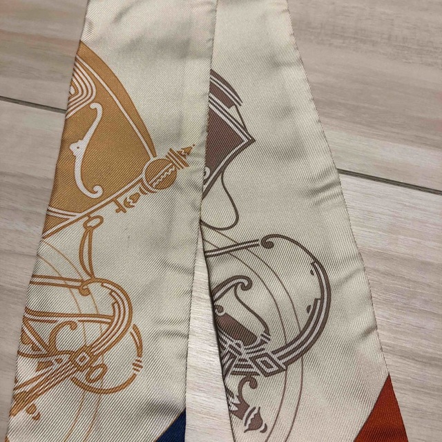 Hermes(エルメス)のエルメス　ツイリー 2021 秋冬 エクスリブリス　 レディースのファッション小物(バンダナ/スカーフ)の商品写真