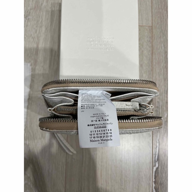 Maison Martin Margiela(マルタンマルジェラ)のメゾンマルジェラ　2つ折り財布　コンパクトウォレット レディースのファッション小物(財布)の商品写真
