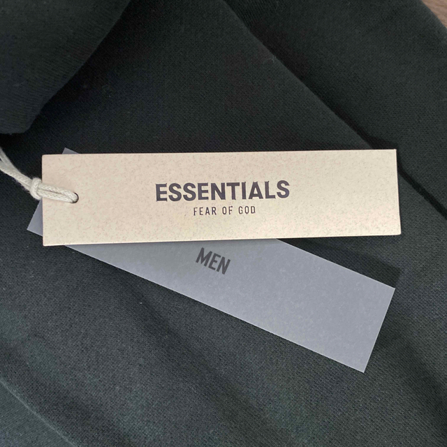 FEAR OF GOD(フィアオブゴッド)の最終価格 新品 FOG ESSENTIALS スウェット トレーナー M  メンズのトップス(スウェット)の商品写真