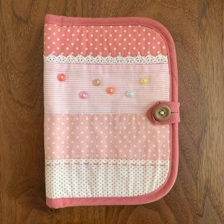 母子手帳ケース　布製　ピンク色　ドット柄　キューズベリー　ハンドメイド　手作り(母子手帳ケース)