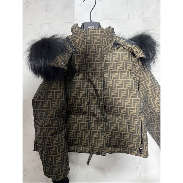 人気メーカー・ブランド FENDI フェンディ ジャケット 希少FOXファー