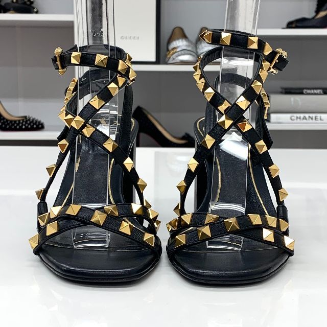 VALENTINO - 5613 ヴァレンティノ ロックスタッズ レザー サンダル