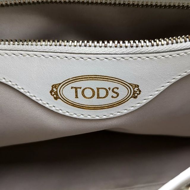 美品 トッズ TOD´S ショルダーバッグ セラフリンジ 03-23030606-