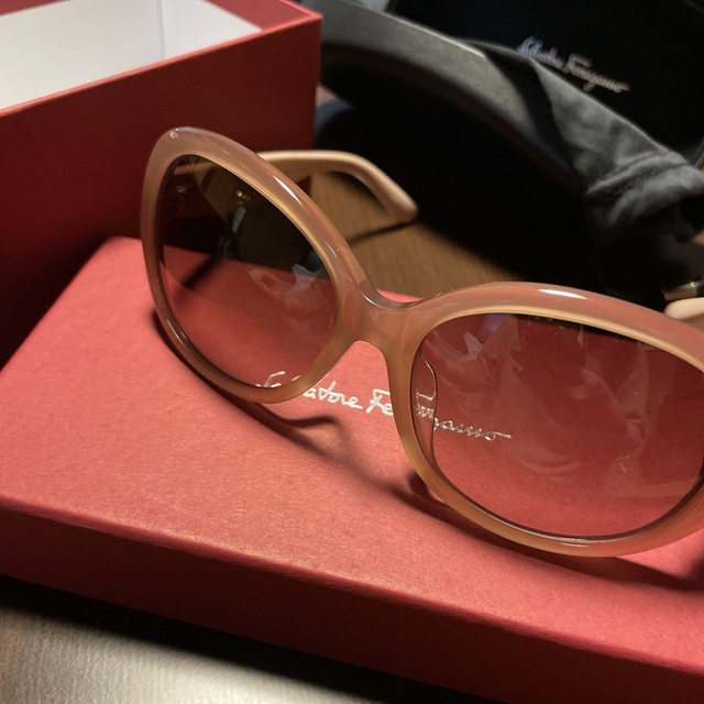 Ferragamo(フェラガモ)のフェラガモ　サングラス🕶 レディースのファッション小物(サングラス/メガネ)の商品写真