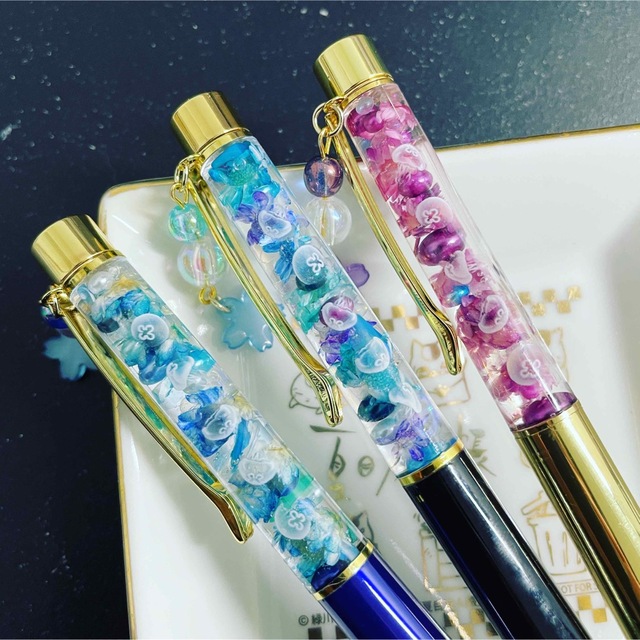 クラゲ ハーバリウムボールペン 紫青 ブルー パープル 海 花 くらげ 海月 ハンドメイドの文具/ステーショナリー(その他)の商品写真