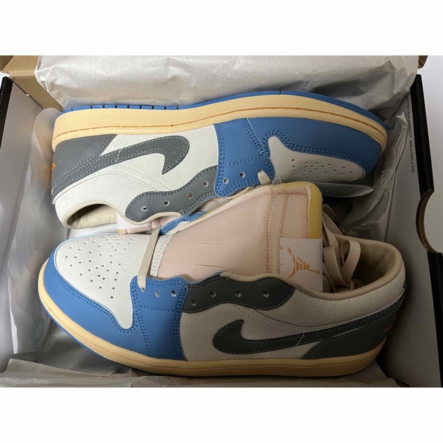 Jordan Brand（NIKE）(ジョーダン)のJordan 1 Low Vintage UNC Grey ジョーダン 1 メンズの靴/シューズ(スニーカー)の商品写真