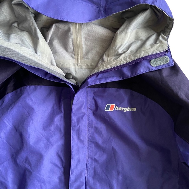 berghaus(バーグハウス)のberghaus シェルジャケット レインジャケット アウトドア レディースのジャケット/アウター(ナイロンジャケット)の商品写真