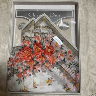 クリスチャンディオール(Christian Dior)の🐇新品🐇クリスチャンディオール🐇ハンカチ＆ストッキングセット🐇(ハンカチ)