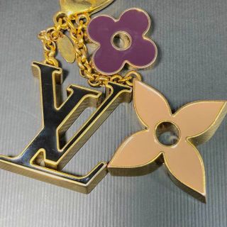 LOUIS VUITTON - 極美品 ルイヴィトン バッグチャーム フルール ドゥ