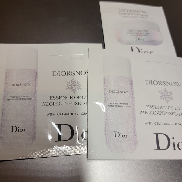 Dior(ディオール)のディオール サンプル スノー エッセンス オブ ライト マイクロ ローション コスメ/美容のキット/セット(サンプル/トライアルキット)の商品写真