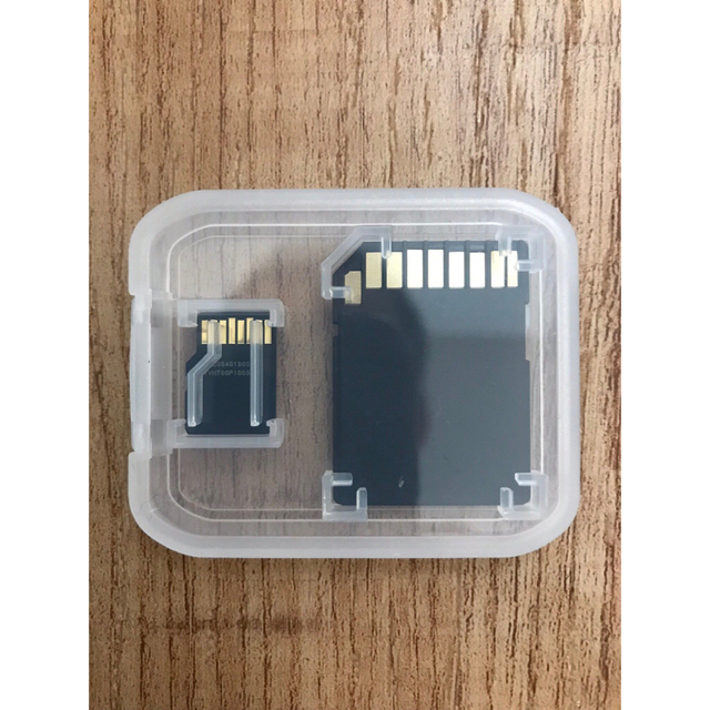 microSDカード 128GB (SDカードとしても使用可能!) スマホ/家電/カメラのPC/タブレット(PC周辺機器)の商品写真