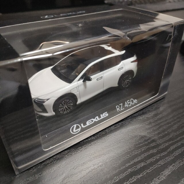 トヨタ(トヨタ)の【新品】レクサス LEXUS RZ ミニカー エンタメ/ホビーのおもちゃ/ぬいぐるみ(ミニカー)の商品写真