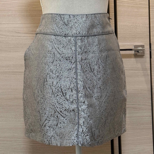 NICE CLAUP(ナイスクラップ)のseemi by nice claup ジャガード調 ミニスカート レディースのスカート(ミニスカート)の商品写真