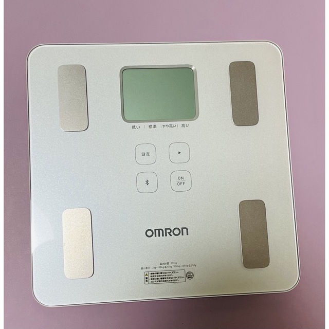 OMRON(オムロン)のオムロン　体重計　体重体組成計　HBF-228T  カラダスキャン  スマホ/家電/カメラの美容/健康(体重計/体脂肪計)の商品写真
