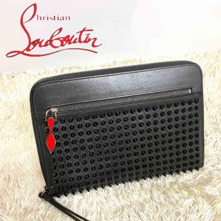 クリスチャンルブタン(Christian Louboutin)の極美品 クリスチャンルブタン iPadmini カバーバッグ ブラック スタッズ(セカンドバッグ/クラッチバッグ)