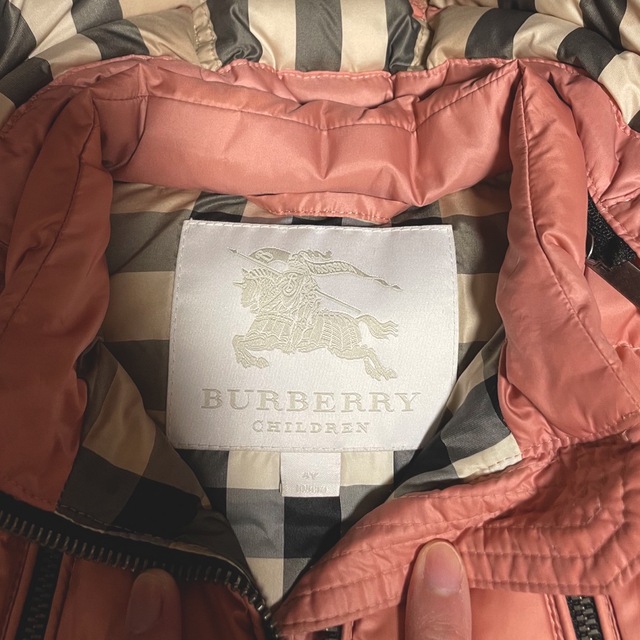 BURBERRY(バーバリー)のBurberry  ダウンベスト  4Y  110センチ キッズ/ベビー/マタニティのキッズ服男の子用(90cm~)(ジャケット/上着)の商品写真