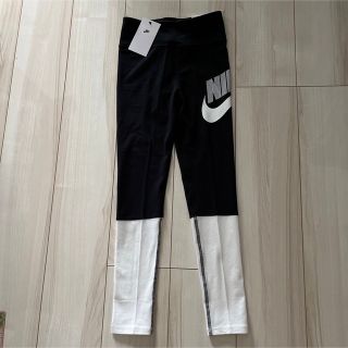 ナイキ(NIKE)の新品　ナイキ　レギンス　150 (140-150)(パンツ/スパッツ)