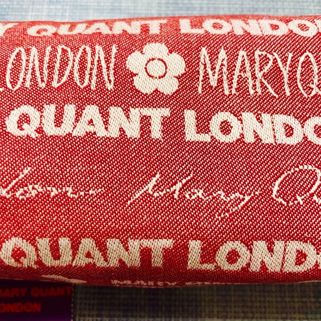 MARY QUANT(マリークワント)のMARY QUANT  ポーチ　新品未使用品 レディースのファッション小物(ポーチ)の商品写真
