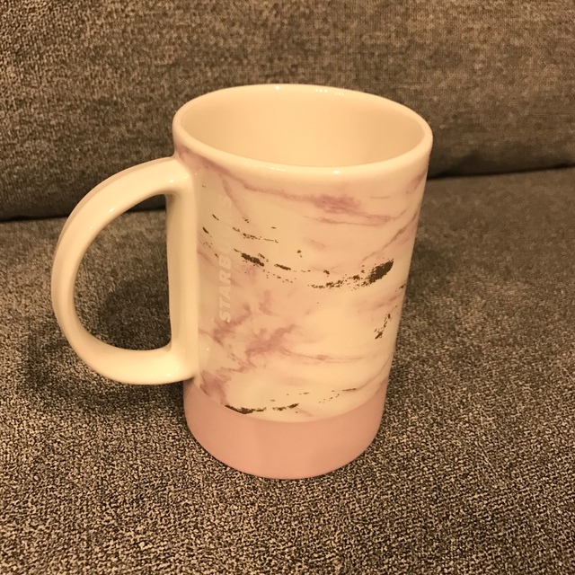 Starbucks(スターバックス)のスタバ　2023年　桜　マグ　新品 インテリア/住まい/日用品のキッチン/食器(グラス/カップ)の商品写真