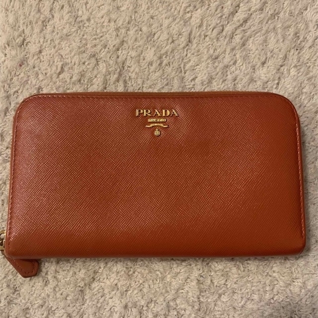 PRADA(プラダ)のPRADA 財布　オレンジ レディースのファッション小物(財布)の商品写真