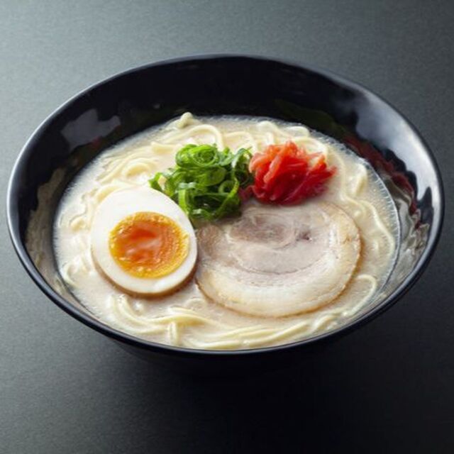 おすすめ 博多豚骨ラーメン　 細麺 うまかぞー　大人気　サンポー食品