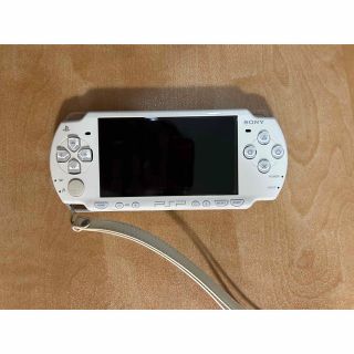プレイステーションポータブル(PlayStation Portable)のPSP2000(携帯用ゲーム機本体)