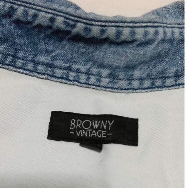 BROWNY(ブラウニー)の1845ヴィンテージ風デニムシャツカッコイイシワ加工 レディースのトップス(シャツ/ブラウス(長袖/七分))の商品写真