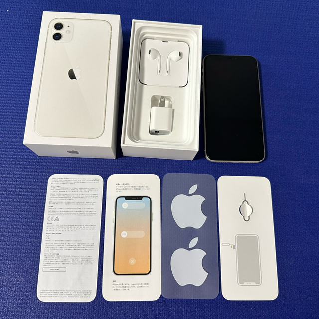 Apple(アップル)のApple iPhone11 SIMフリー 128GB  ホワイト スマホ/家電/カメラのスマートフォン/携帯電話(スマートフォン本体)の商品写真