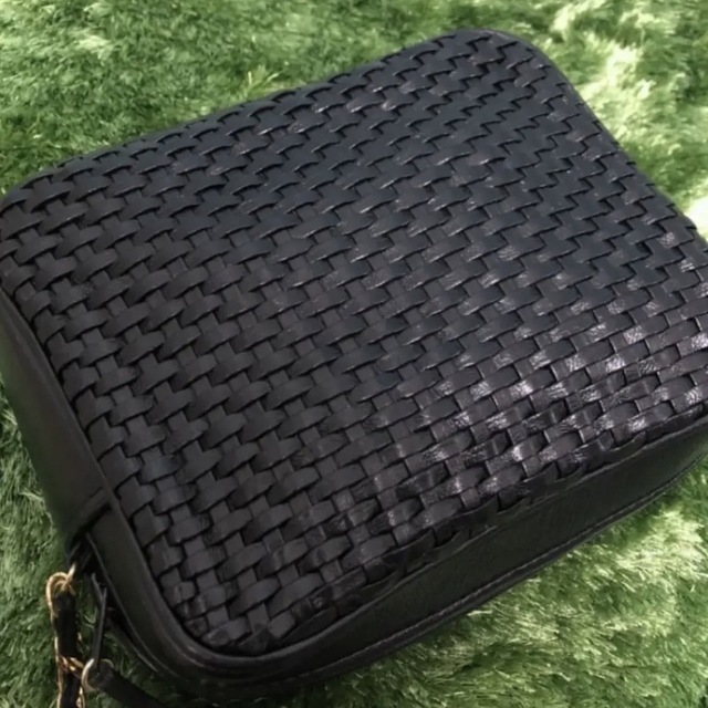 Givenchy ゴールド金具 チェーン 本革 レザーバッグ ショルダー Givenchy ゴールド金具 チェーン 本革 レザーバッグ ショルダー