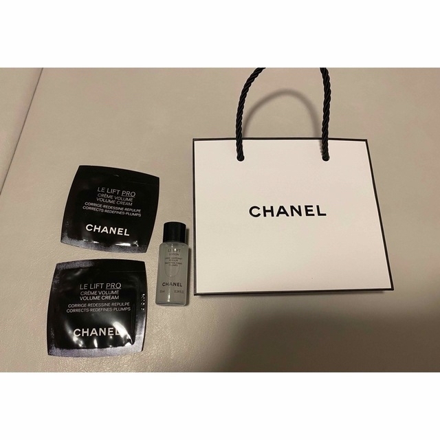 CHANEL(シャネル)のシャネル　サンプル3点　紙袋　ミニ　小　ショップバッグ コスメ/美容のキット/セット(サンプル/トライアルキット)の商品写真