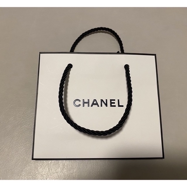 CHANEL(シャネル)のシャネル　サンプル3点　紙袋　ミニ　小　ショップバッグ コスメ/美容のキット/セット(サンプル/トライアルキット)の商品写真