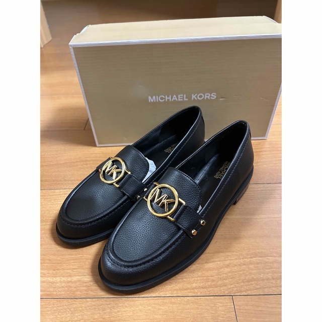 MICHAEL KORS ローファー