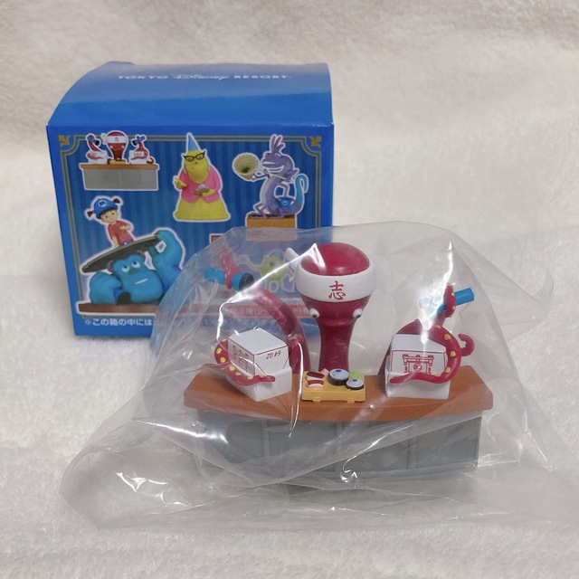 Disney(ディズニー)のミニチュアフィギュアコレクション モンスターズインク ハリーハウゼンの寿司職人 エンタメ/ホビーのおもちゃ/ぬいぐるみ(キャラクターグッズ)の商品写真