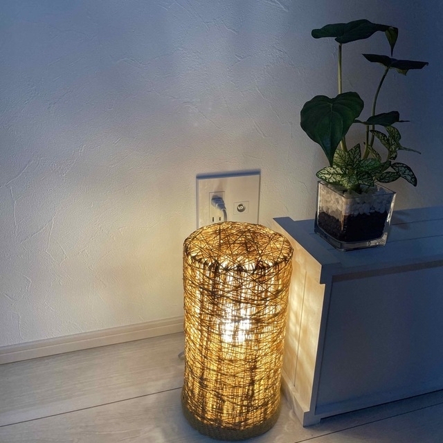 ニトリ(ニトリ)のテーブルランプ（廃盤カラー）LED電球付き💡 インテリア/住まい/日用品のライト/照明/LED(テーブルスタンド)の商品写真