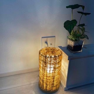 ニトリ(ニトリ)のテーブルランプ（廃盤カラー）LED電球付き💡(テーブルスタンド)