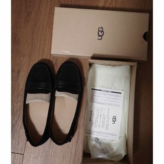 アグ(UGG)のUGG ブラック　スリッポン(スリッポン/モカシン)