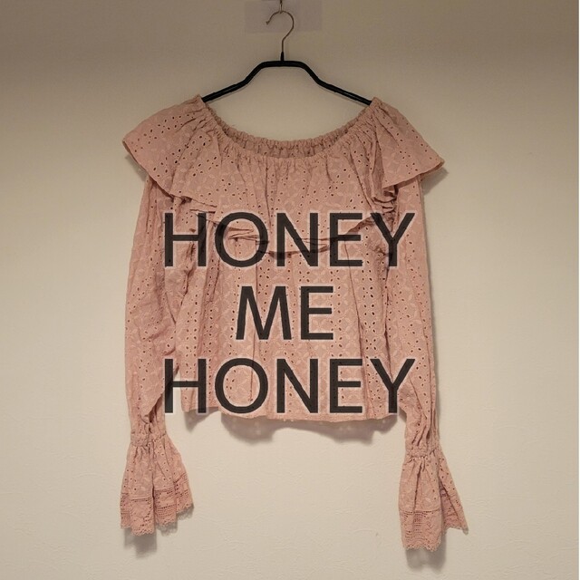Honey mi Honey(ハニーミーハニー)のHONEY MI HONEY 新品オフショルダートップス レディースのトップス(シャツ/ブラウス(長袖/七分))の商品写真