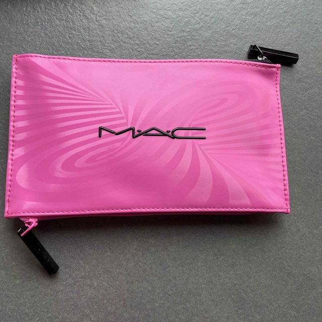 MAC(マック)のMAC ファンデーションブラシ　ピンク　コスメポーチ　ネオン　ノベルティ レディースのファッション小物(ポーチ)の商品写真