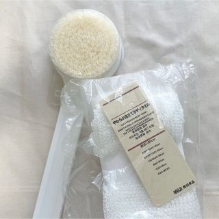 ムジルシリョウヒン(MUJI (無印良品))の新品未使用 MUJI 無印良品 バスグッズ シャワーブラシ ボディタオル 白(タオル/バス用品)