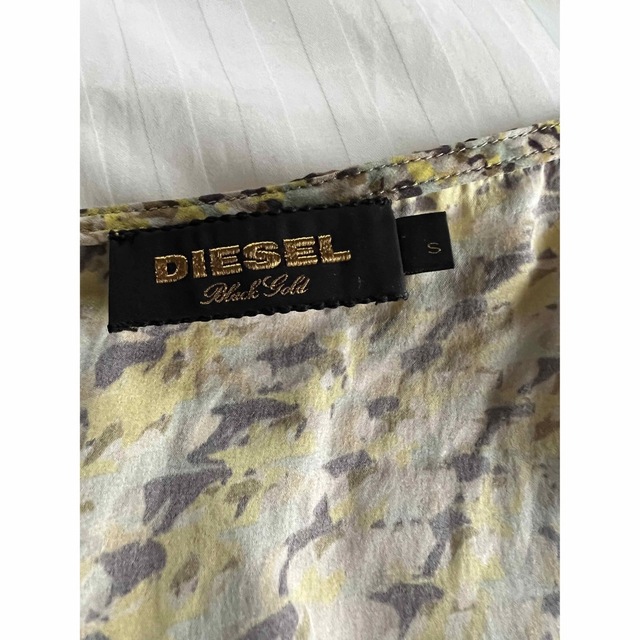 DIESEL BLACK GOLD(ディーゼルブラックゴールド)のDIESEL BLACK GOLD シルクブラウス　S レディースのトップス(シャツ/ブラウス(半袖/袖なし))の商品写真