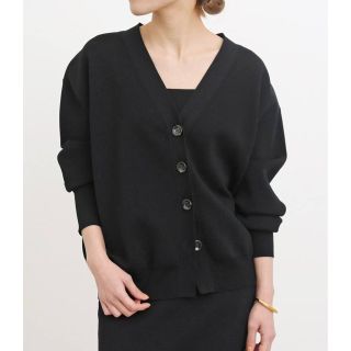 アパルトモンドゥーズィエムクラス(L'Appartement DEUXIEME CLASSE)の【専用】★アパルトモン Knit Vneck Cardigan ブラック(カーディガン)