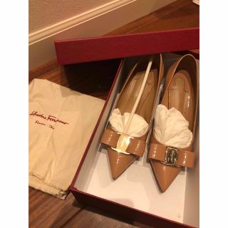 サルヴァトーレフェラガモ(Salvatore Ferragamo)のフェラガモ パンプス レディース ヒール エナメル(ハイヒール/パンプス)