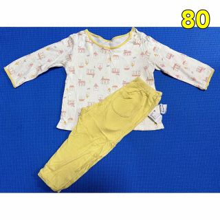 ユニクロ(UNIQLO)のユニクロ　イエ　黄色　年中パジャマ　長袖長ズボン　80cm 男の子　女の子(パジャマ)