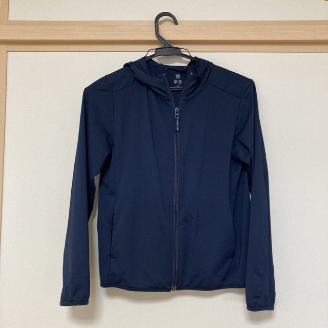 UNIQLO(ユニクロ)のユニクロ　エアリズムUVカットメッシュパーカ　キッズ　140 キッズ/ベビー/マタニティのキッズ服女の子用(90cm~)(ジャケット/上着)の商品写真