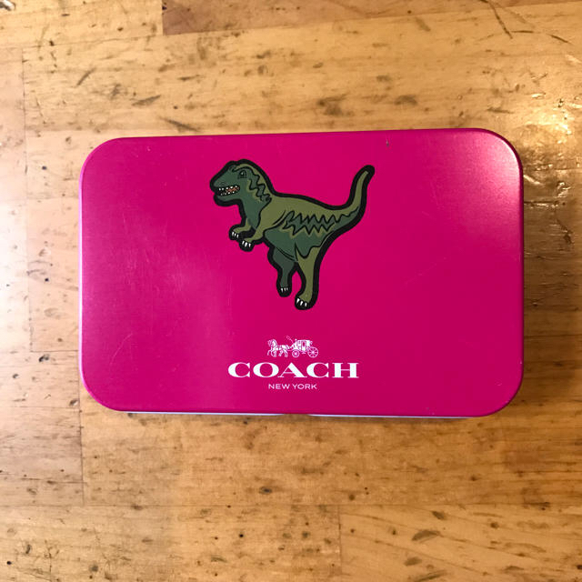 COACH(コーチ)のcoach メモ用紙 ケース ボールペン セット インテリア/住まい/日用品の文房具(ノート/メモ帳/ふせん)の商品写真