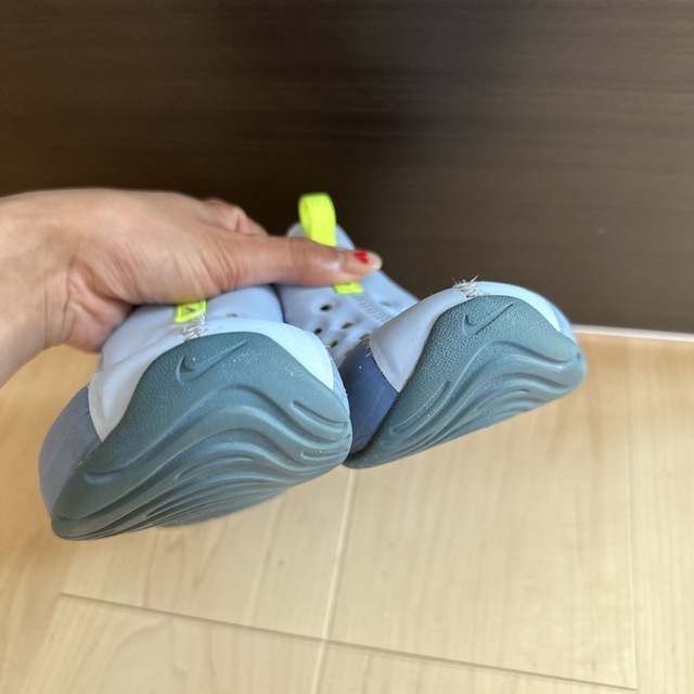 NIKE(ナイキ)のmsy87さま キッズ/ベビー/マタニティのキッズ靴/シューズ(15cm~)(サンダル)の商品写真